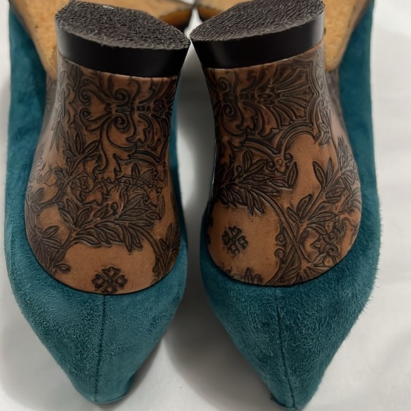 Audley London Turquoise Suede Tooled Leather Heels - Picture 6 of 9